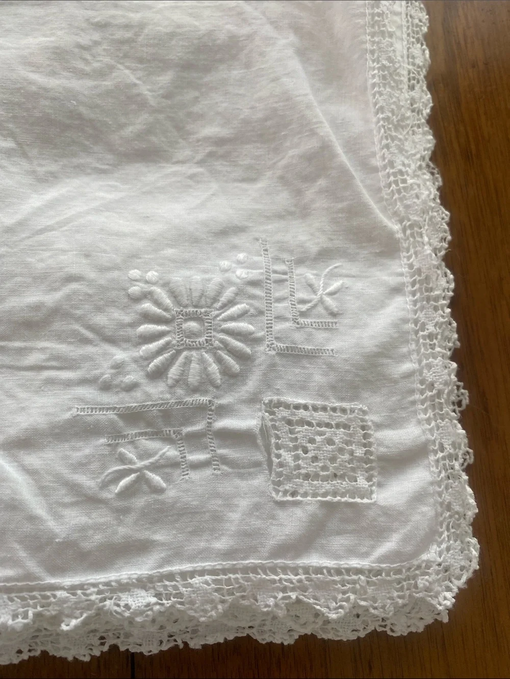 Twelve vintage dinner napkins